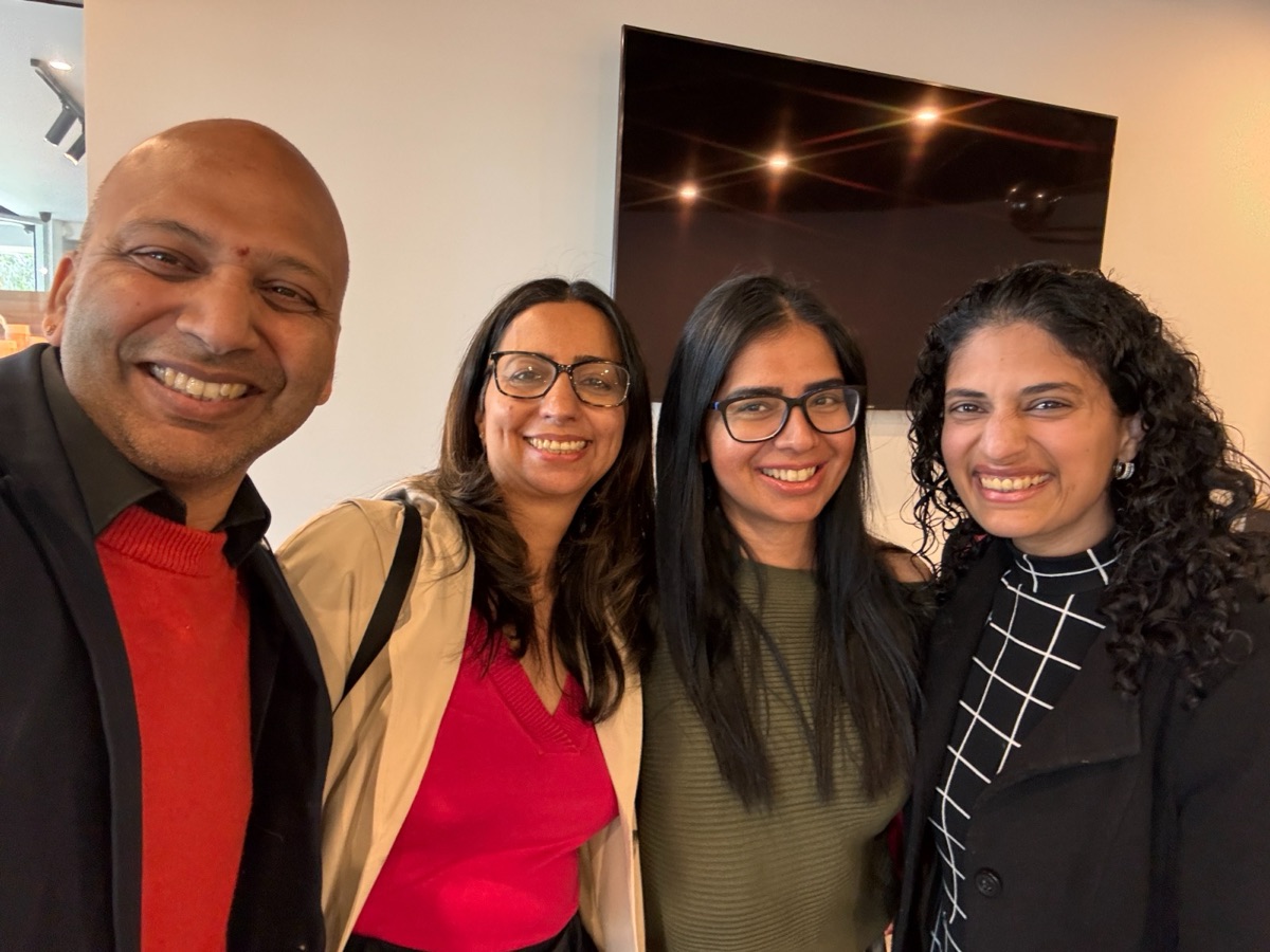 BGN Bundoora members smiling together
